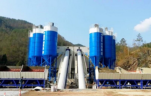 1a839abeb92b4e4f83d200965679315d